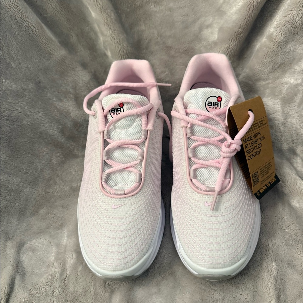 Nike Air Max DN Size 7Y Pink Foam Youth Sneakers New With Tags - Picture 2 of 7